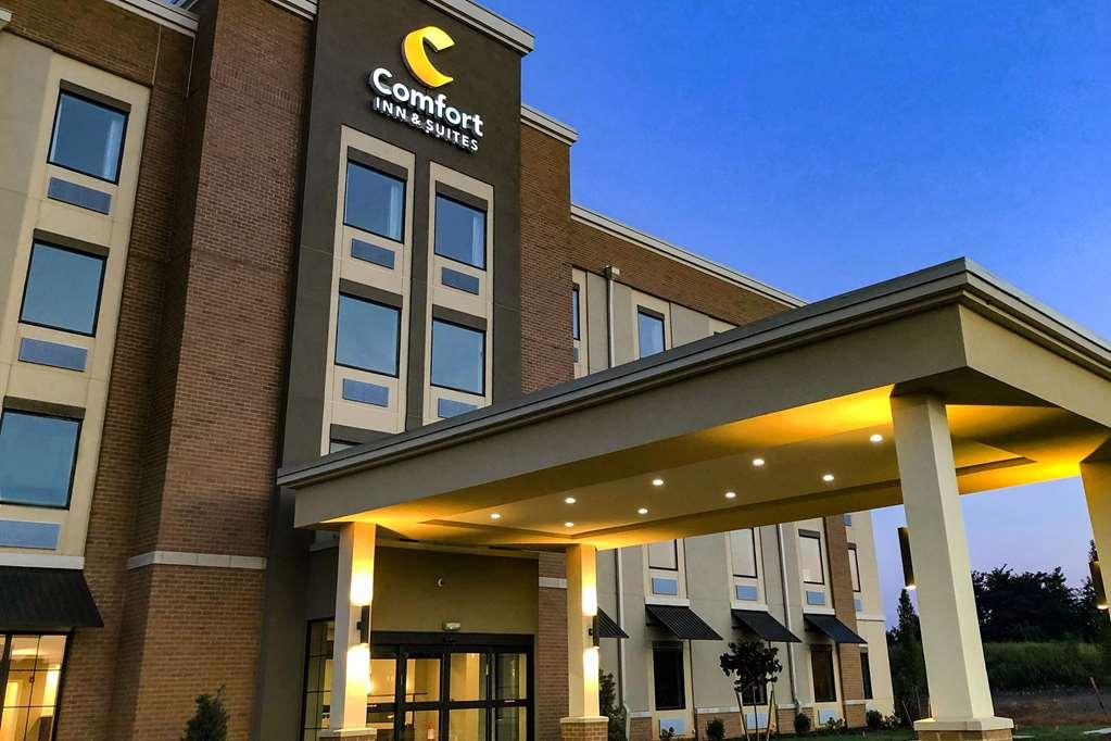 Comfort Inn & Suites Winchester Exterior photo