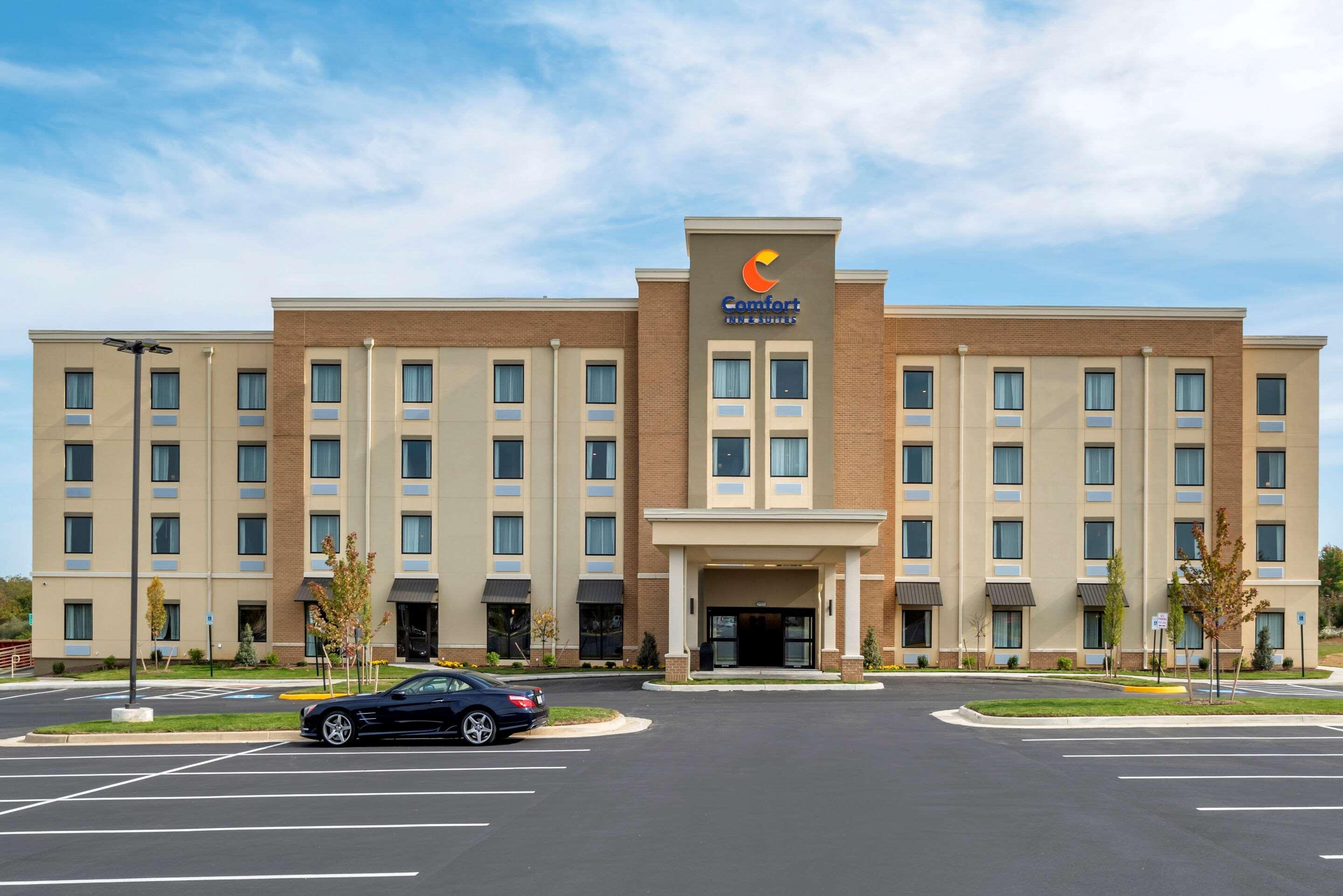 Comfort Inn & Suites Winchester Exterior photo