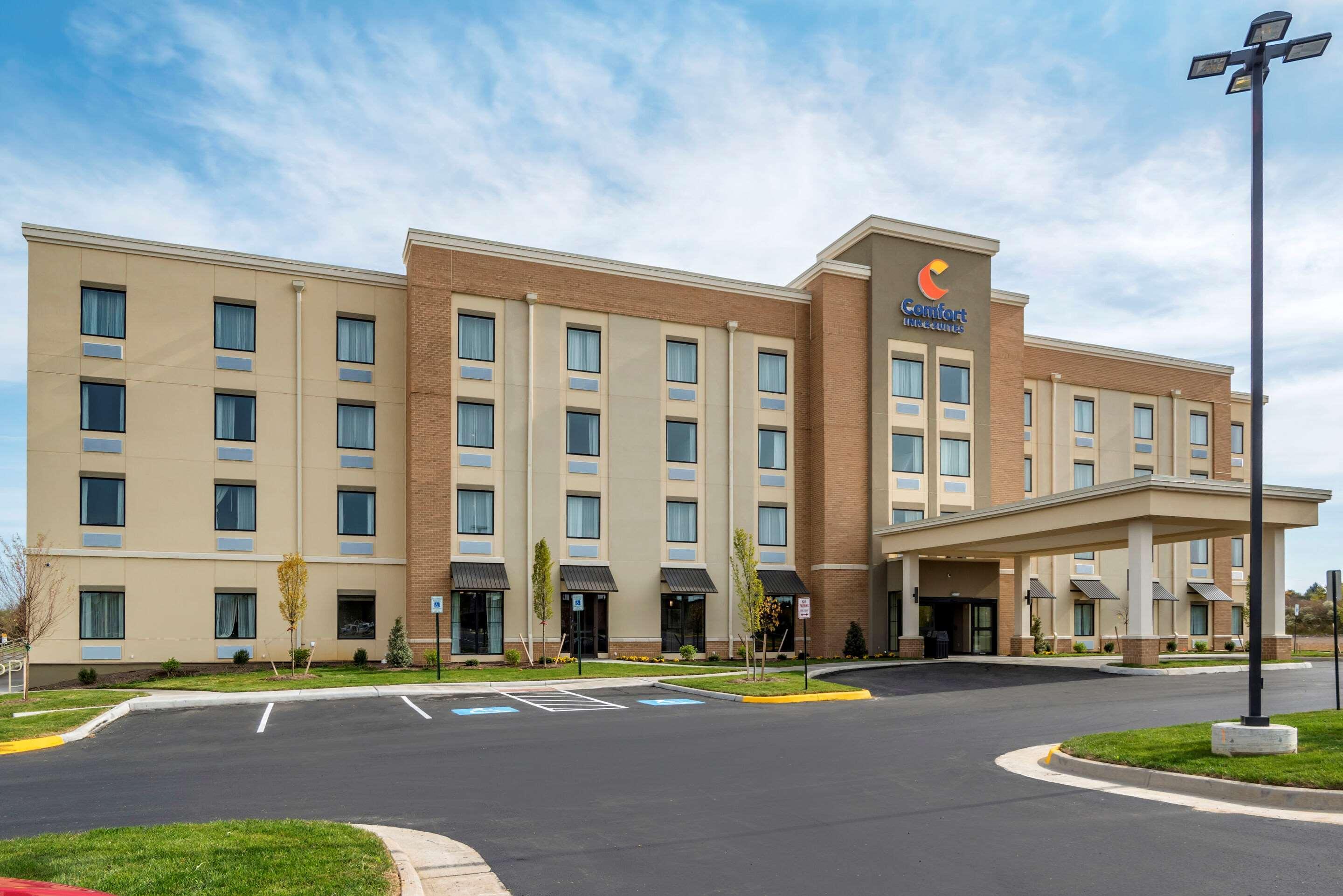 Comfort Inn & Suites Winchester Exterior photo